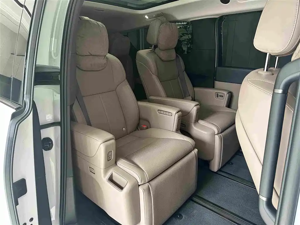 Li Auto Li MEGA — миниатюра 14