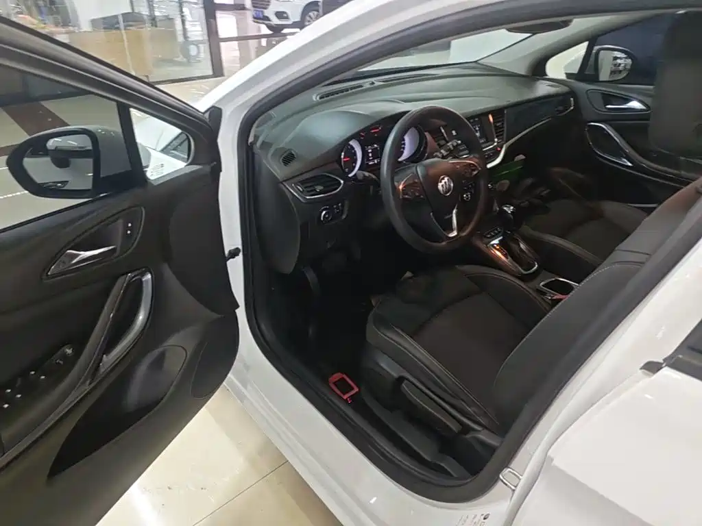 Buick Verano — миниатюра 16