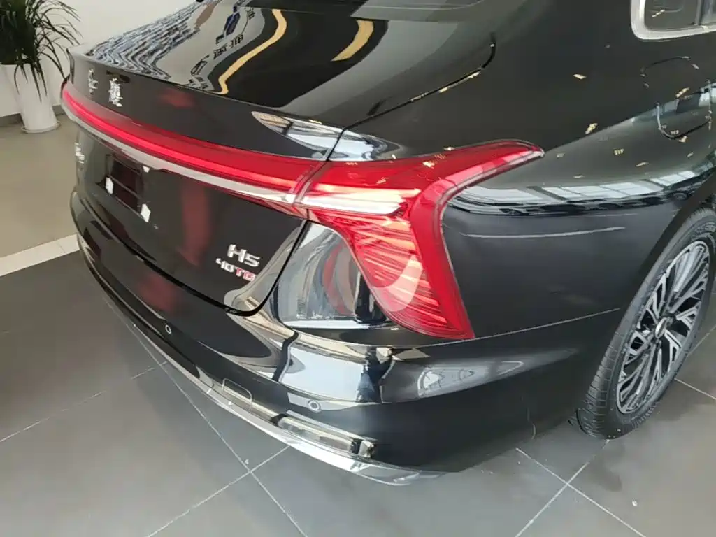 Hongqi H5 2025 2.0T AT