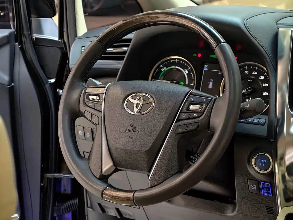 Toyota Vellfire — миниатюра 22