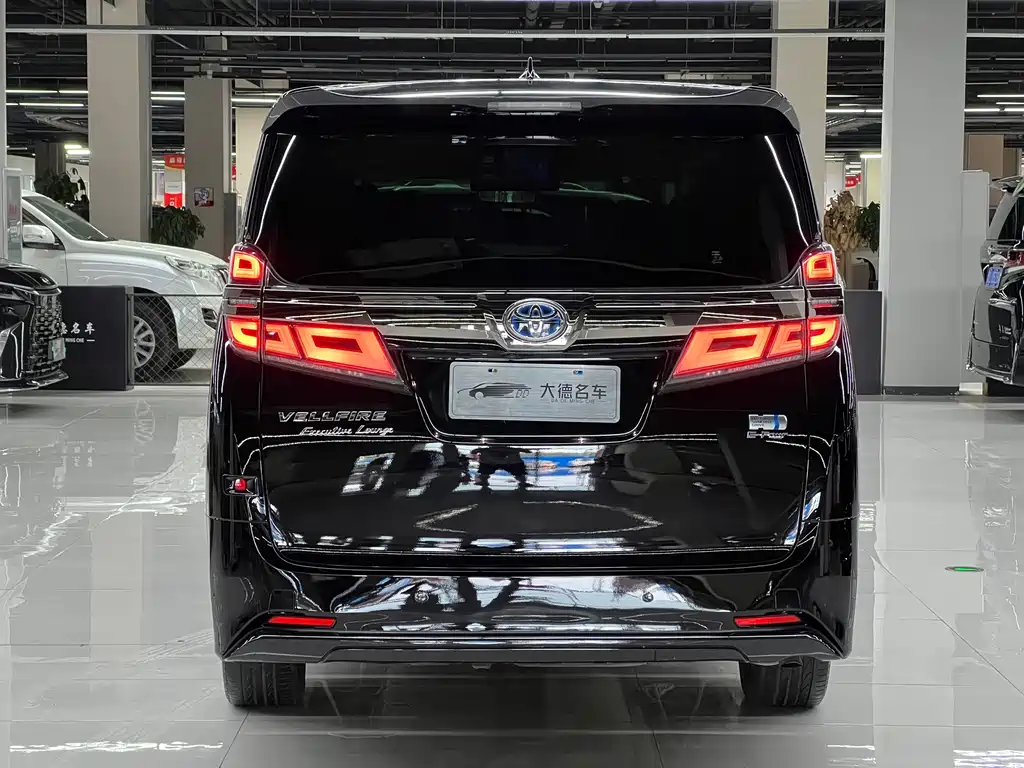 Toyota Vellfire — миниатюра 5
