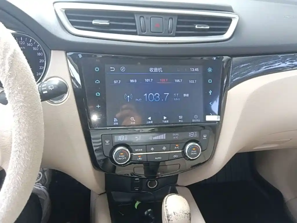 Nissan X-Trail — миниатюра 18