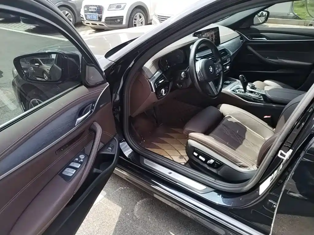 BMW 5 Series — миниатюра 19