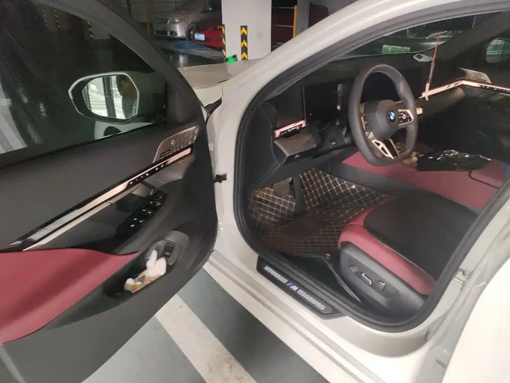 BMW 5 Series — миниатюра 12