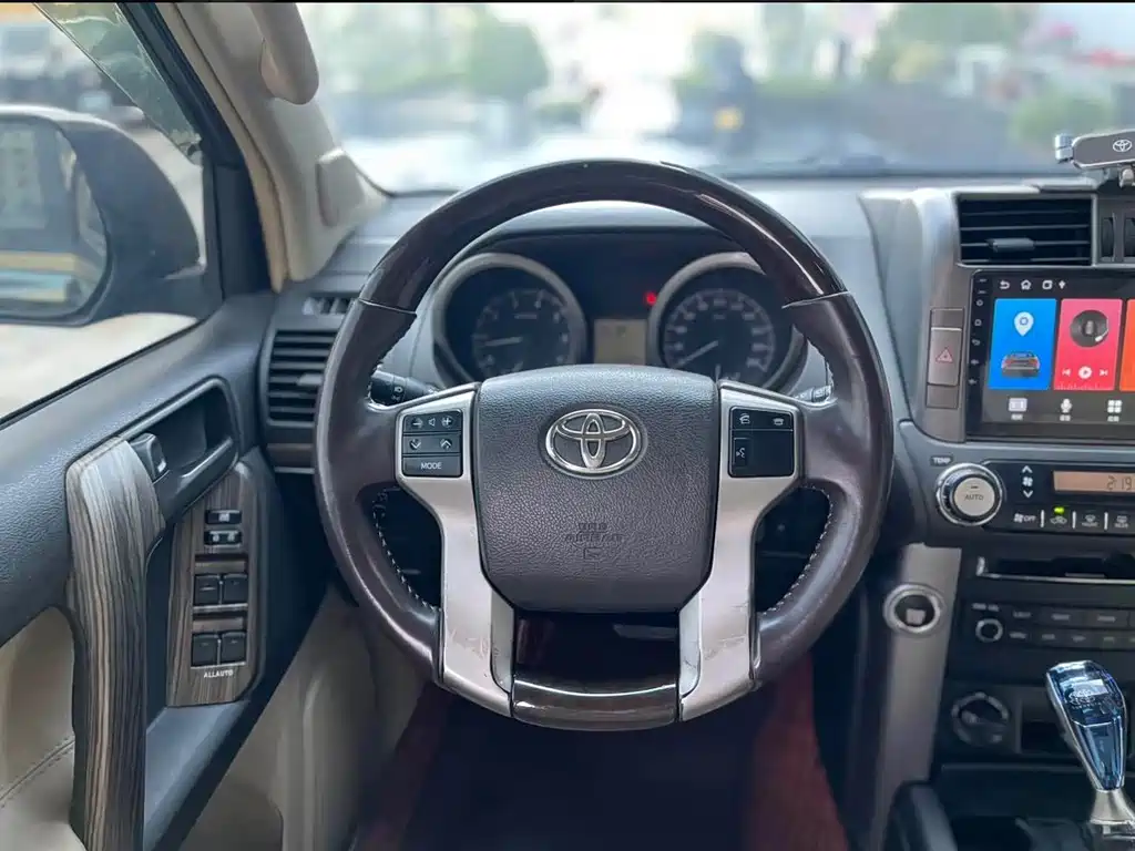 Toyota Prado (Import) — миниатюра 11