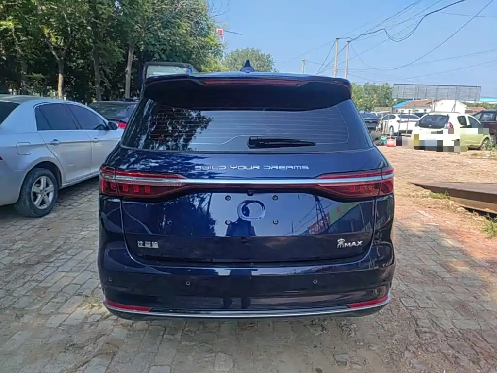 BYD MAX — миниатюра 6