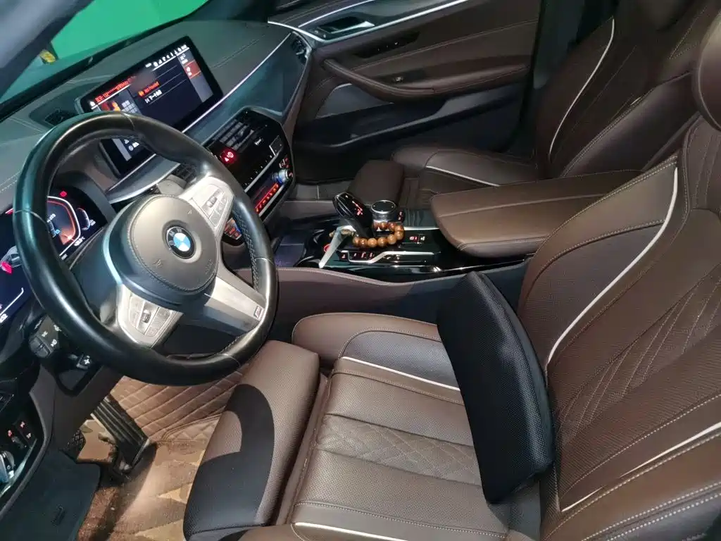 BMW 5 Series — миниатюра 18