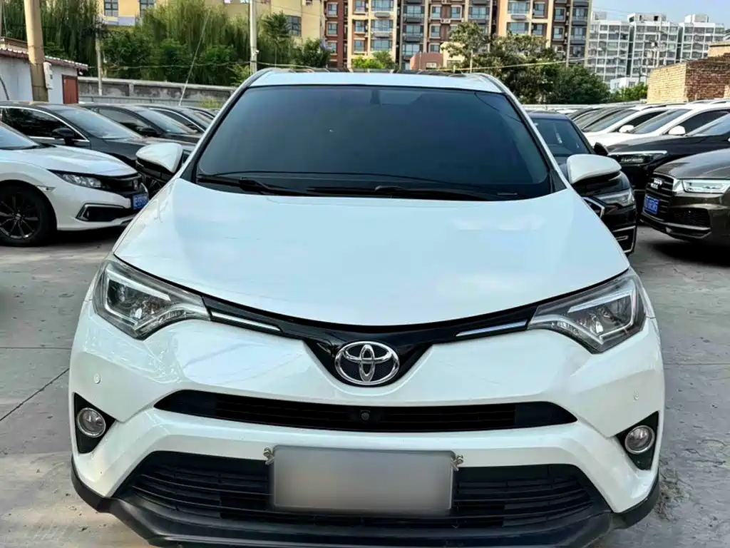 Toyota RAV4 — миниатюра 4