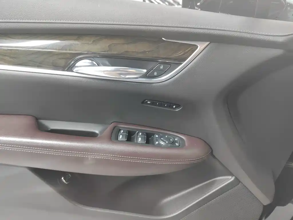 Cadillac XT6 — миниатюра 5