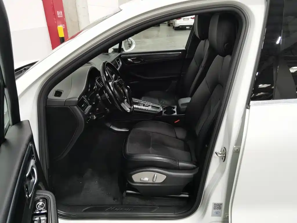 Porsche Macan — миниатюра 10