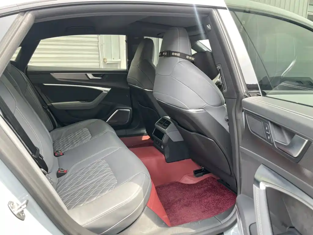 Audi A7L — миниатюра 18