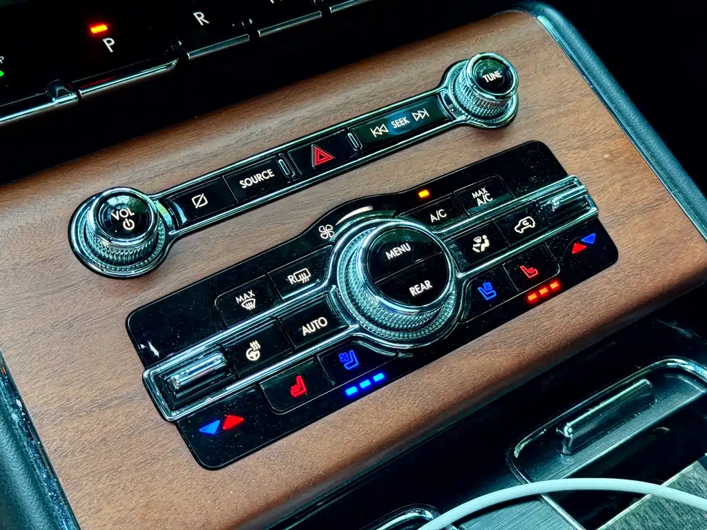 Lincoln Aviator — миниатюра 17