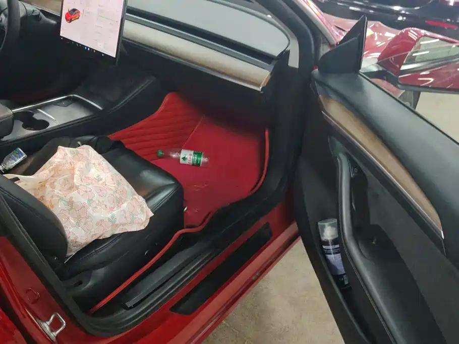Tesla Model 3 — миниатюра 8