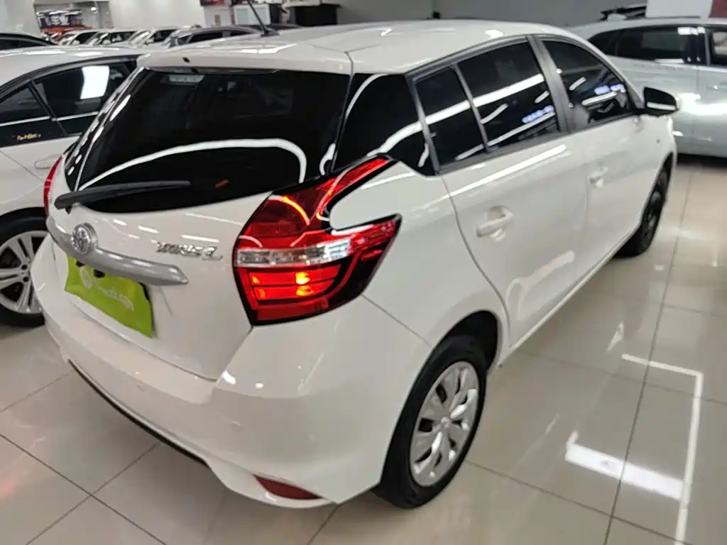 Toyota Yaris L — миниатюра 7