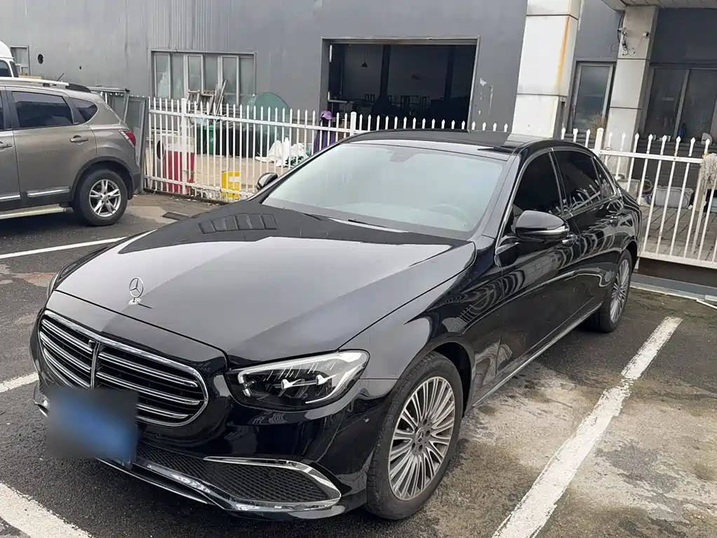 Mercedes-Benz E-Class — миниатюра 4