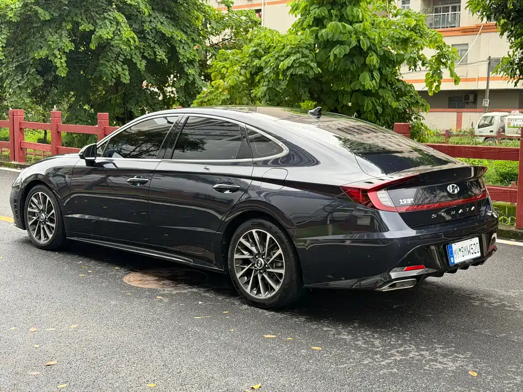 Hyundai Sonata — миниатюра 6