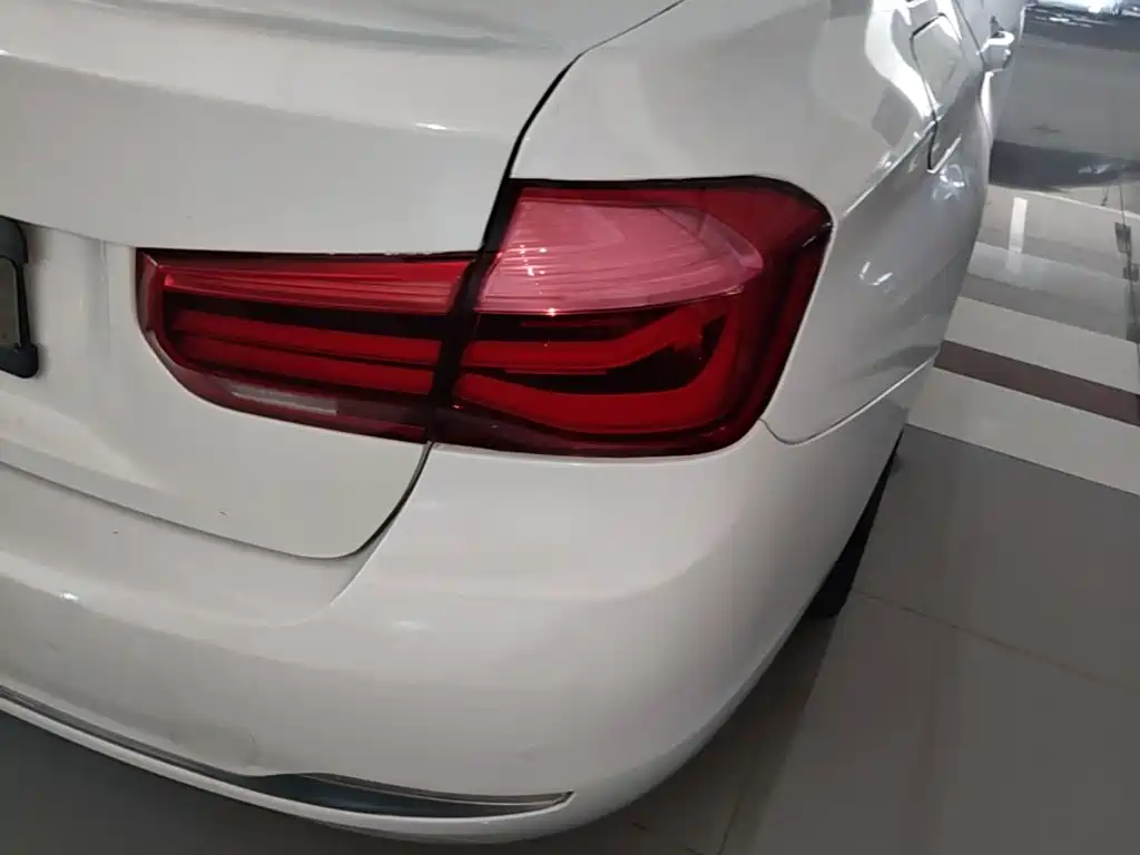 BMW 3 Series — миниатюра 8