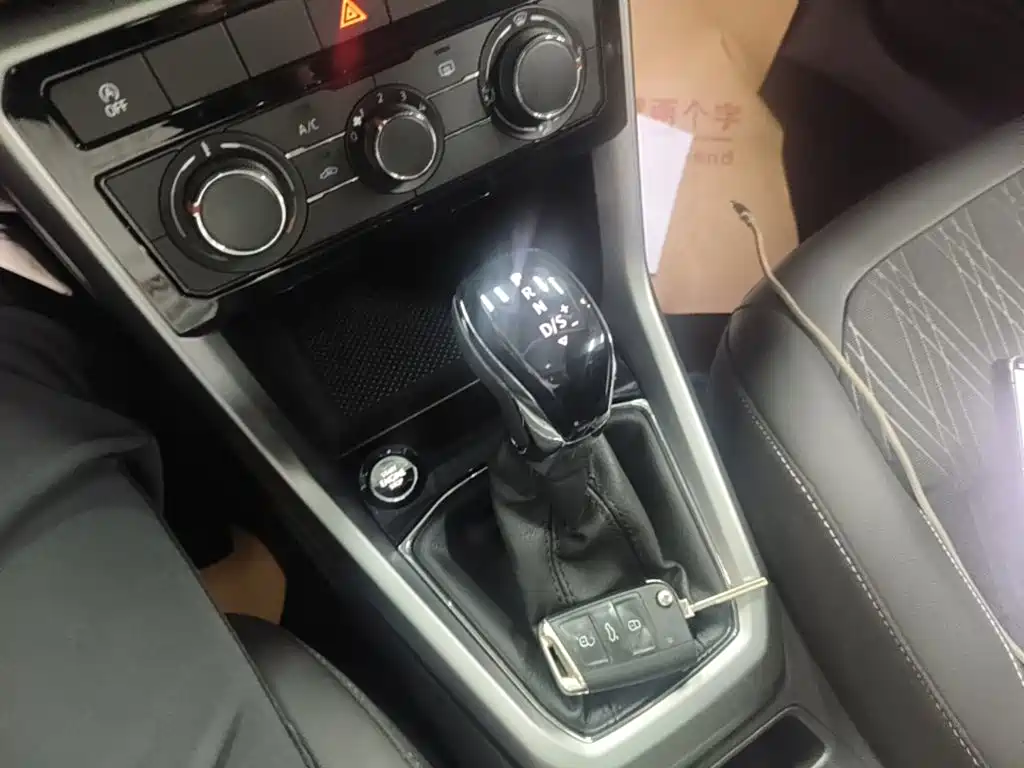 Volkswagen T-Cross — миниатюра 14