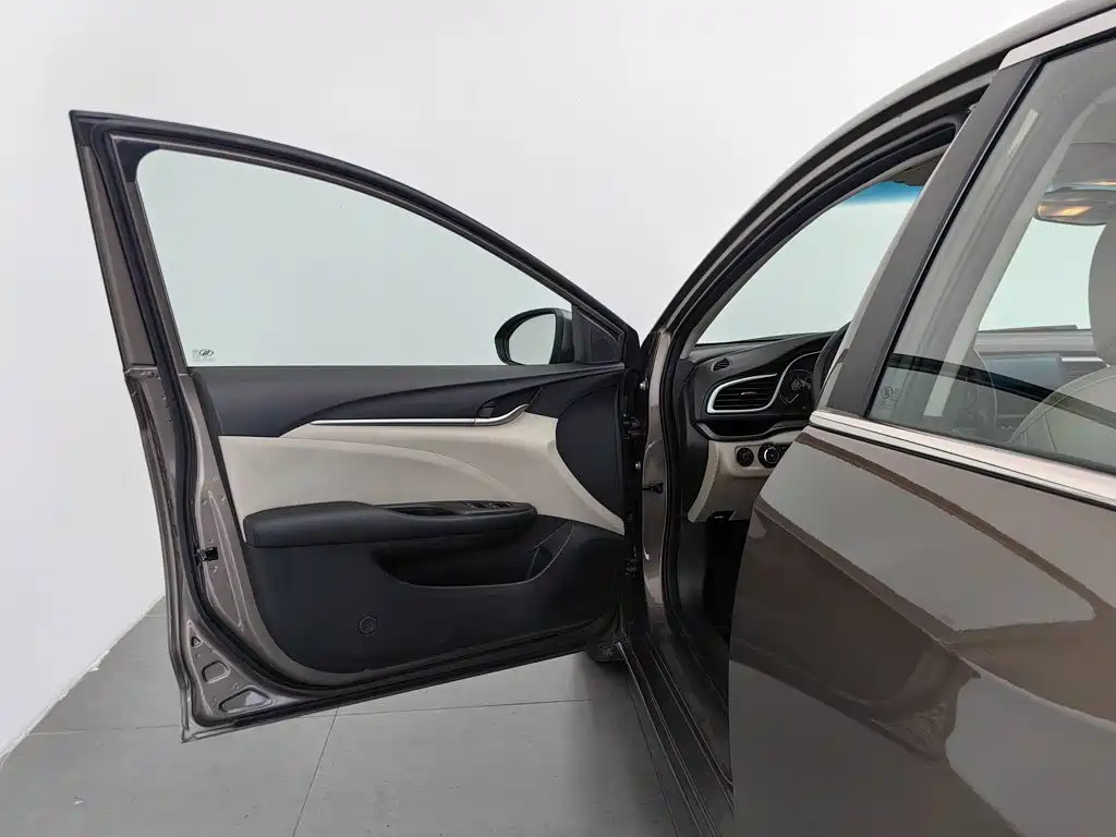 Buick Excelle — миниатюра 8