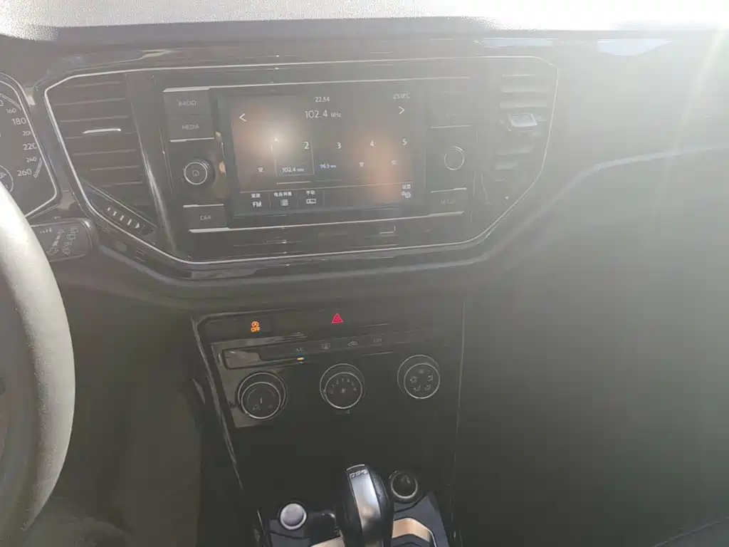 Volkswagen T-Roc — миниатюра 13