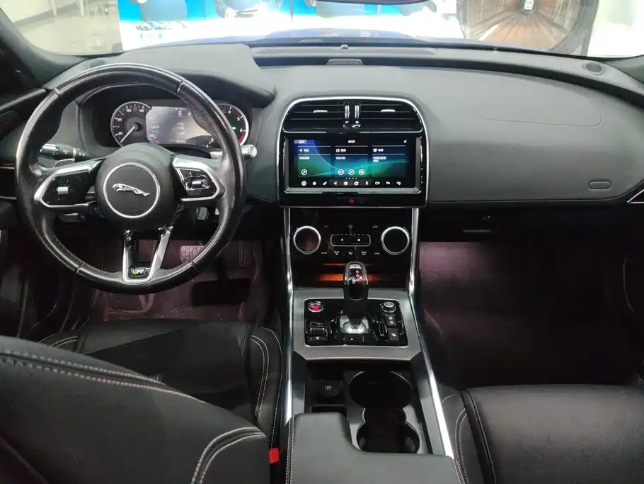 Jaguar XEL — миниатюра 12