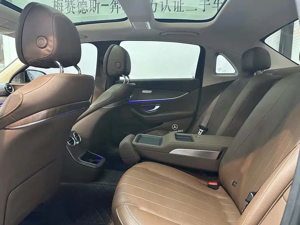 Mercedes-Benz E-Class — миниатюра 12