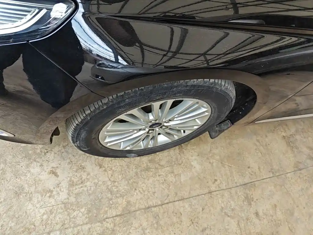 Ford Taurus — миниатюра 23