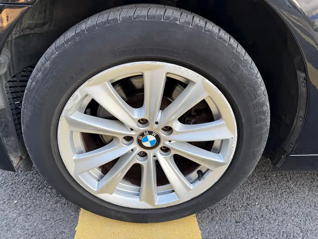 BMW 5 Series — миниатюра 19