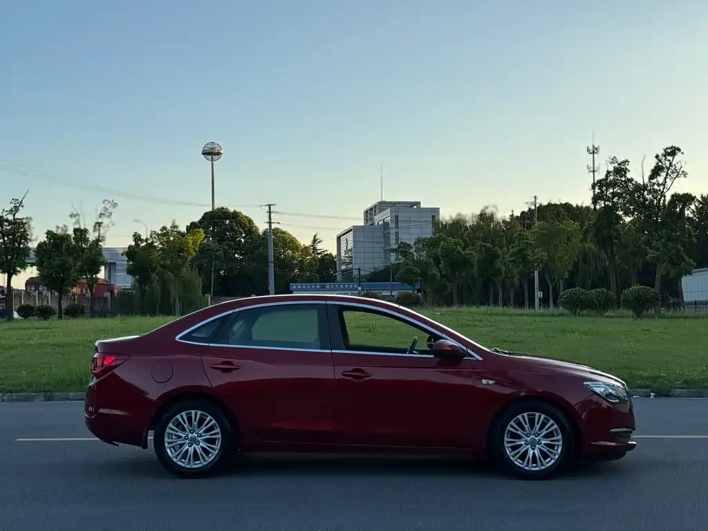 Buick Excelle — миниатюра 9