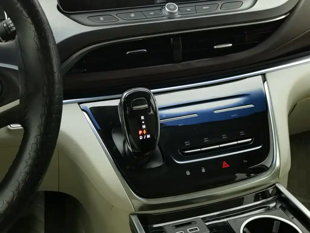 Buick GL8 — миниатюра 13