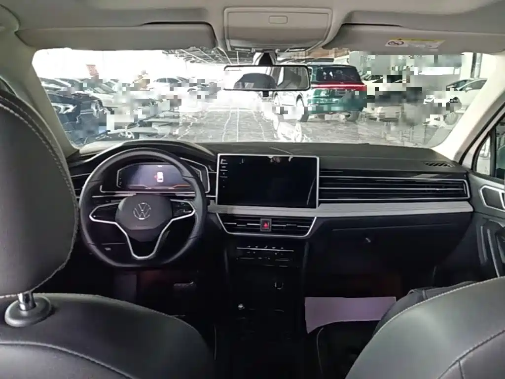 Volkswagen Tiguan L — миниатюра 10