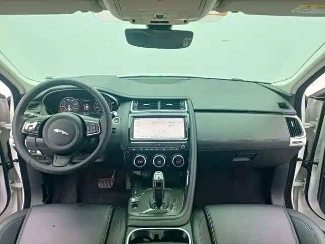 Jaguar E-PACE — миниатюра 5