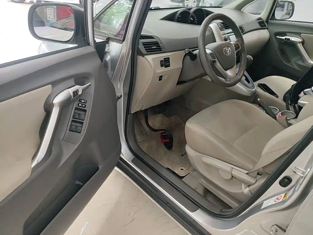 Toyota Verso — миниатюра 16