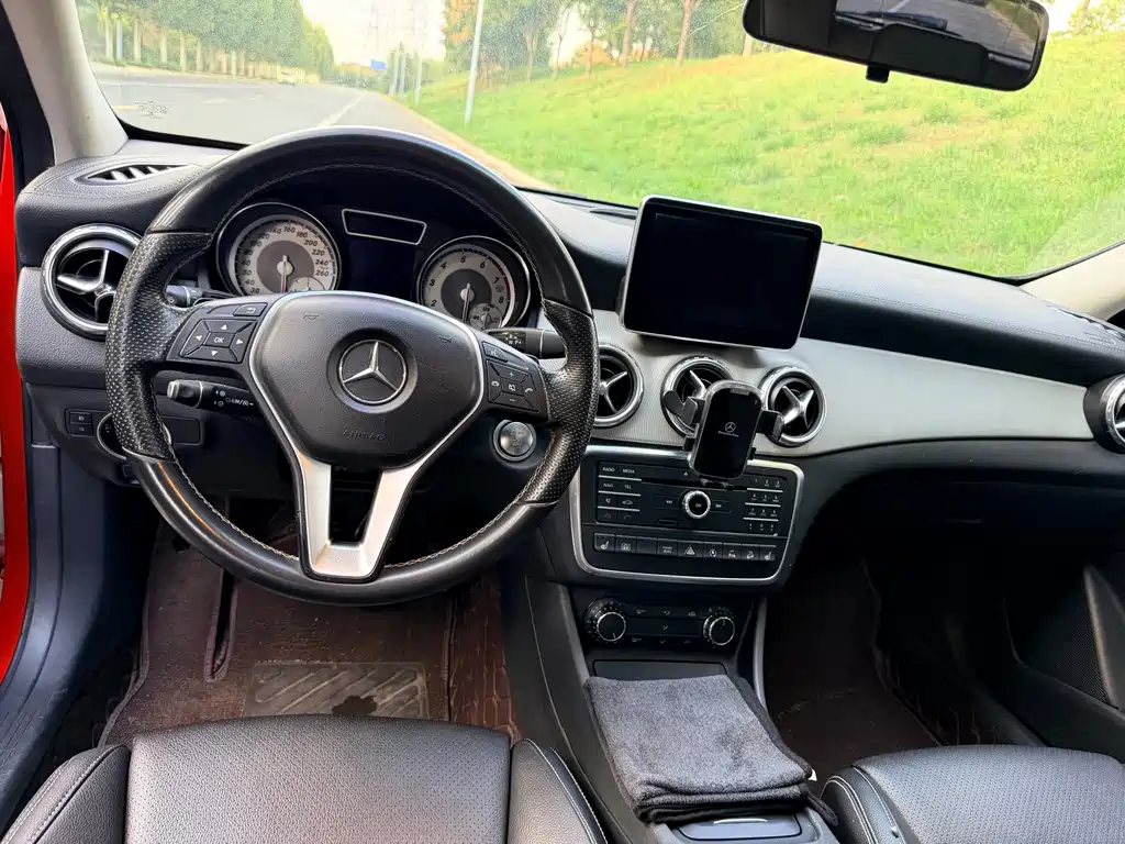 Mercedes-Benz GLA — миниатюра 13