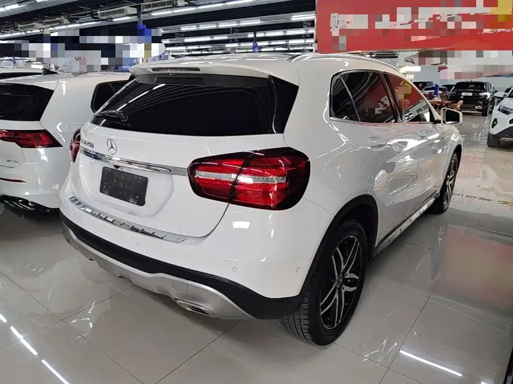 Mercedes-Benz GLA — миниатюра 7
