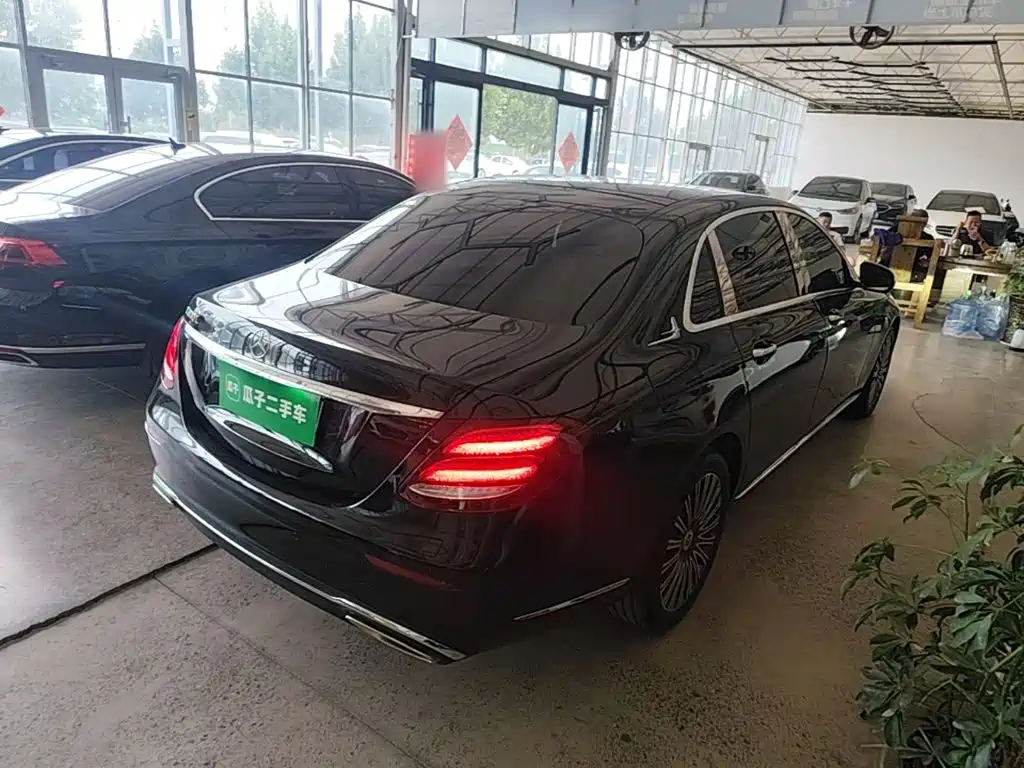 Mercedes-Benz E-Class — миниатюра 7