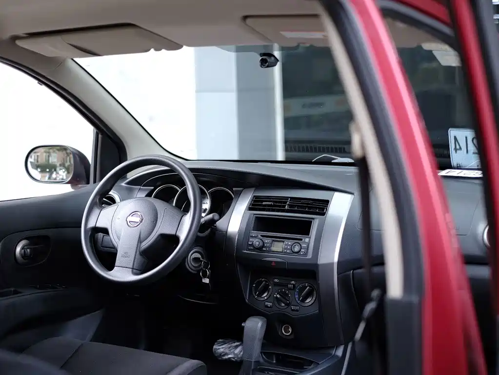 Nissan Livina — миниатюра 47