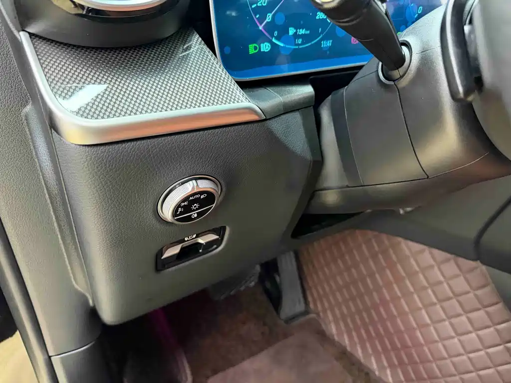 Mercedes-Benz GLC — миниатюра 8