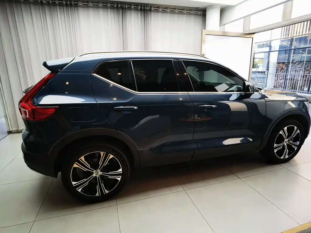 Volvo XC40 — миниатюра 8
