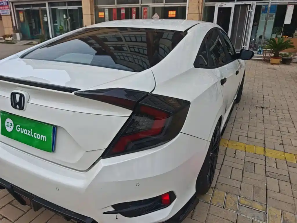 Honda Civic — миниатюра 8