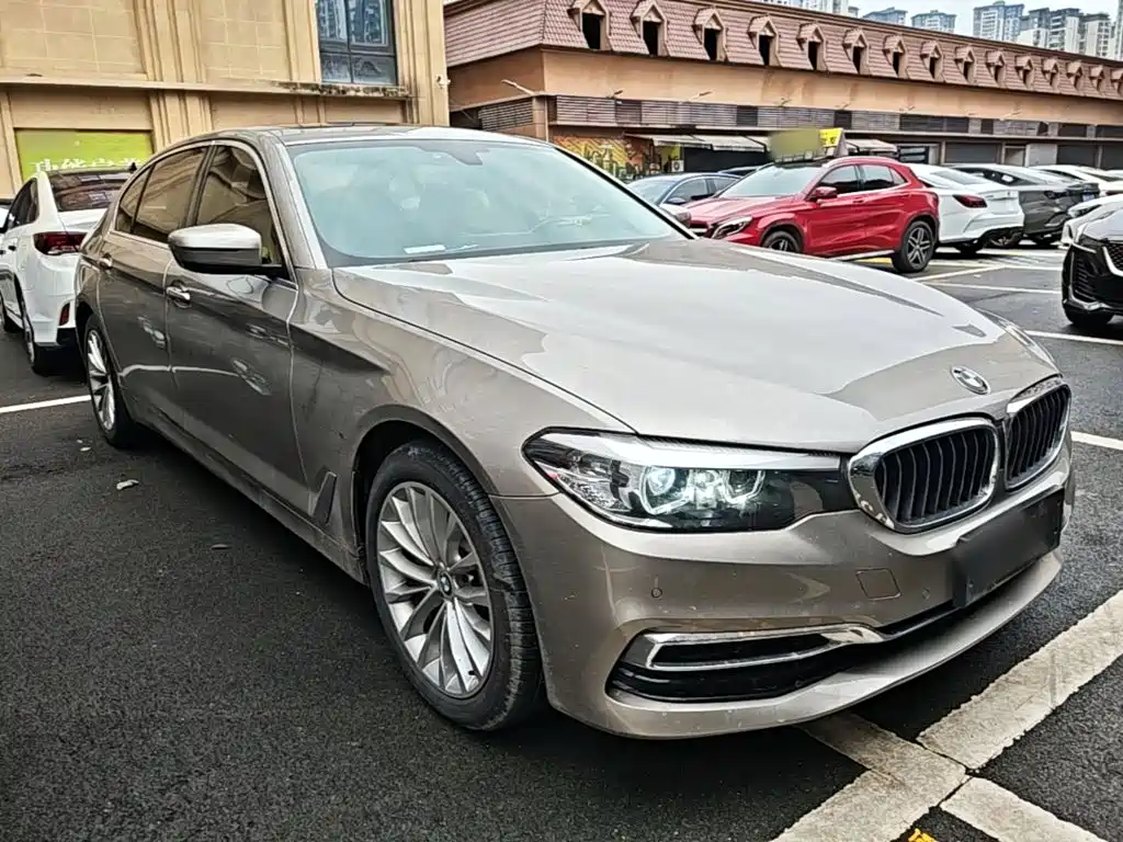 BMW 5 Series — миниатюра 4