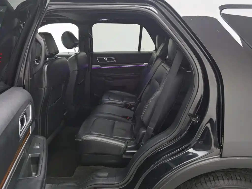 Ford Explorer (Import) — миниатюра 15