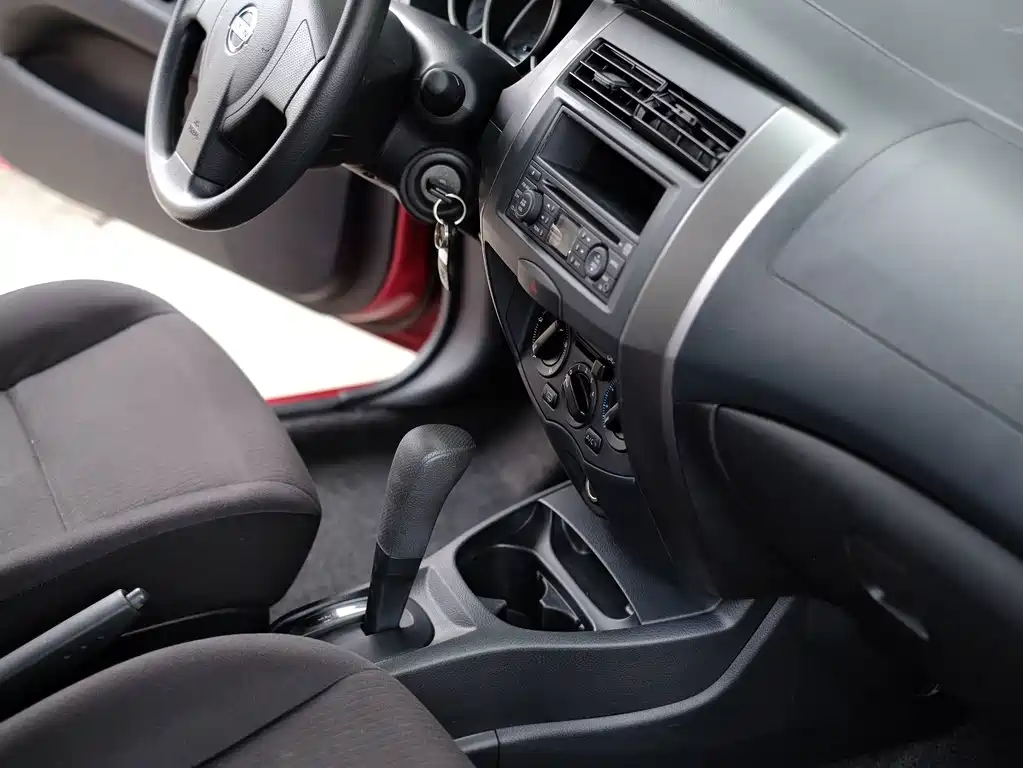 Nissan Livina — миниатюра 38