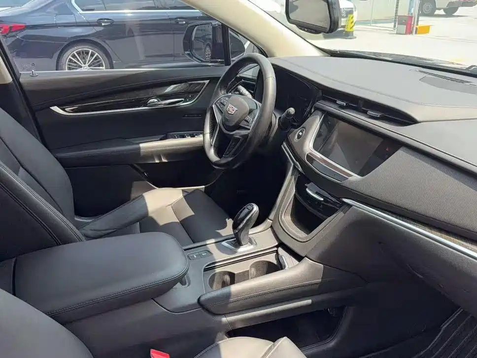 Cadillac XT5 — миниатюра 5
