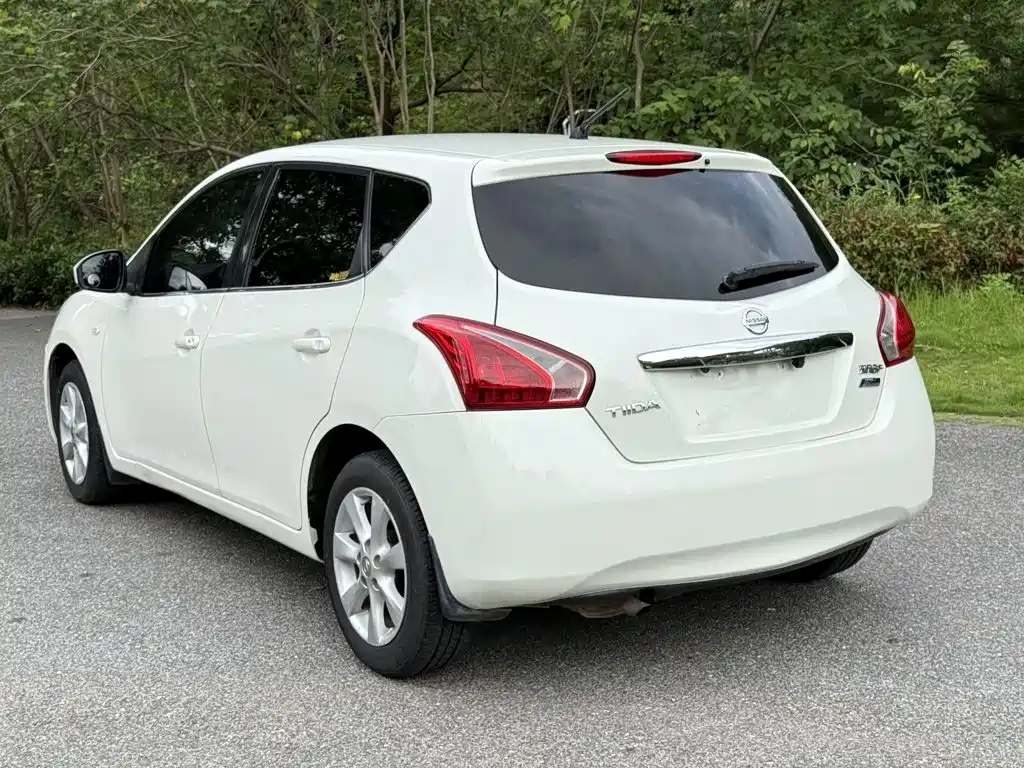 Nissan Tiida — миниатюра 6