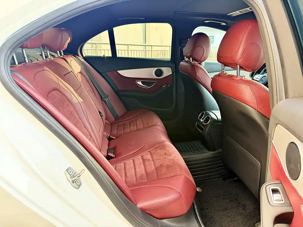 Mercedes-Benz C-Class — миниатюра 8