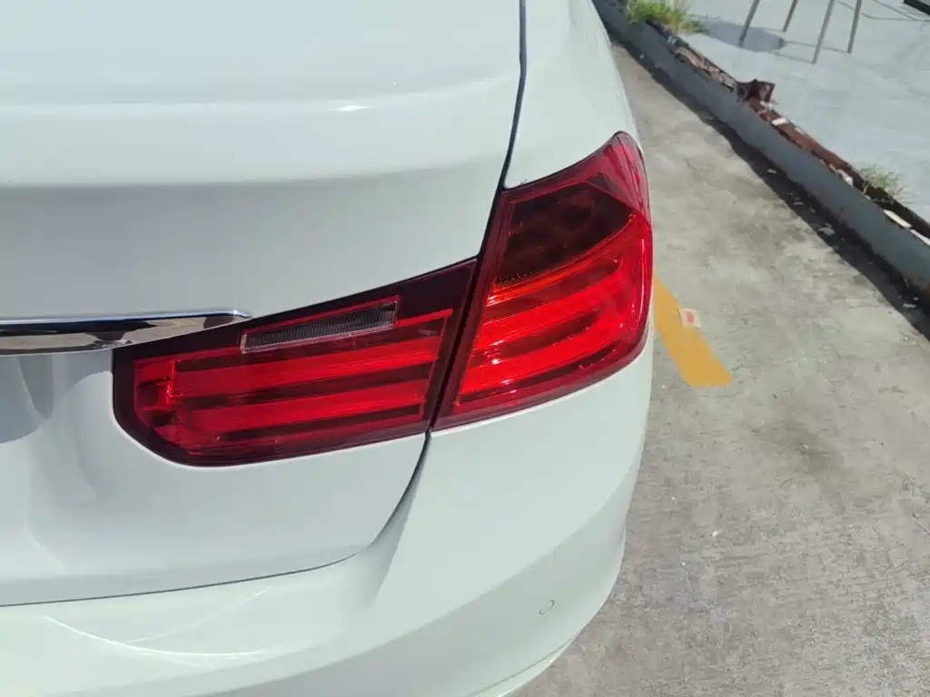 BMW 3 Series — миниатюра 8