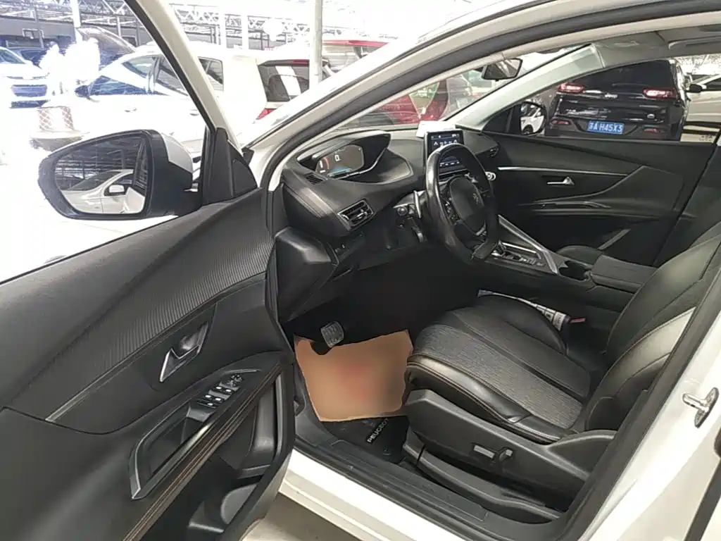 Peugeot 4008 — миниатюра 16