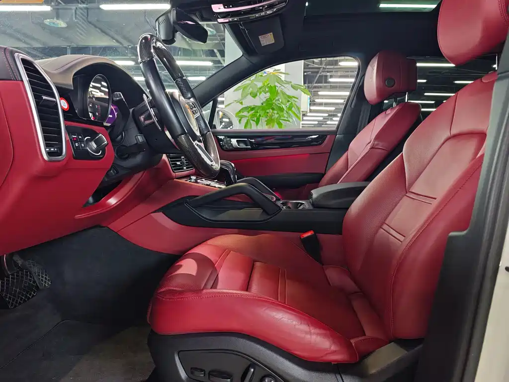 Porsche Cayenne — миниатюра 7