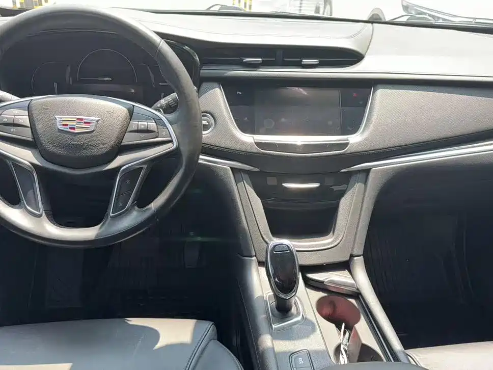Cadillac XT5 — миниатюра 3